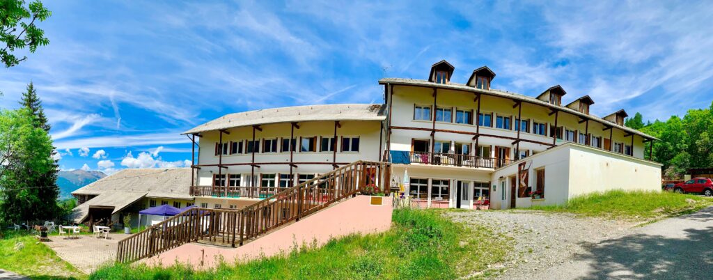 Le Gîte 05, la Maison pour Tous, dans les Hautes Alpes, à proximité des Orres