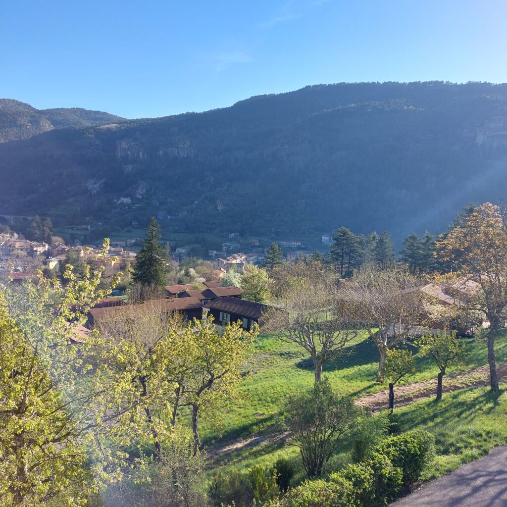 Village de chalets Le Pré Martin à Annot, Alpes de Haute Provence