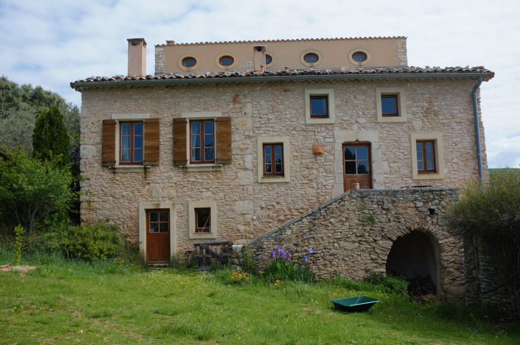 L’Archipel des Coustètes, a beautiful Provençal mas in the Luberon forest