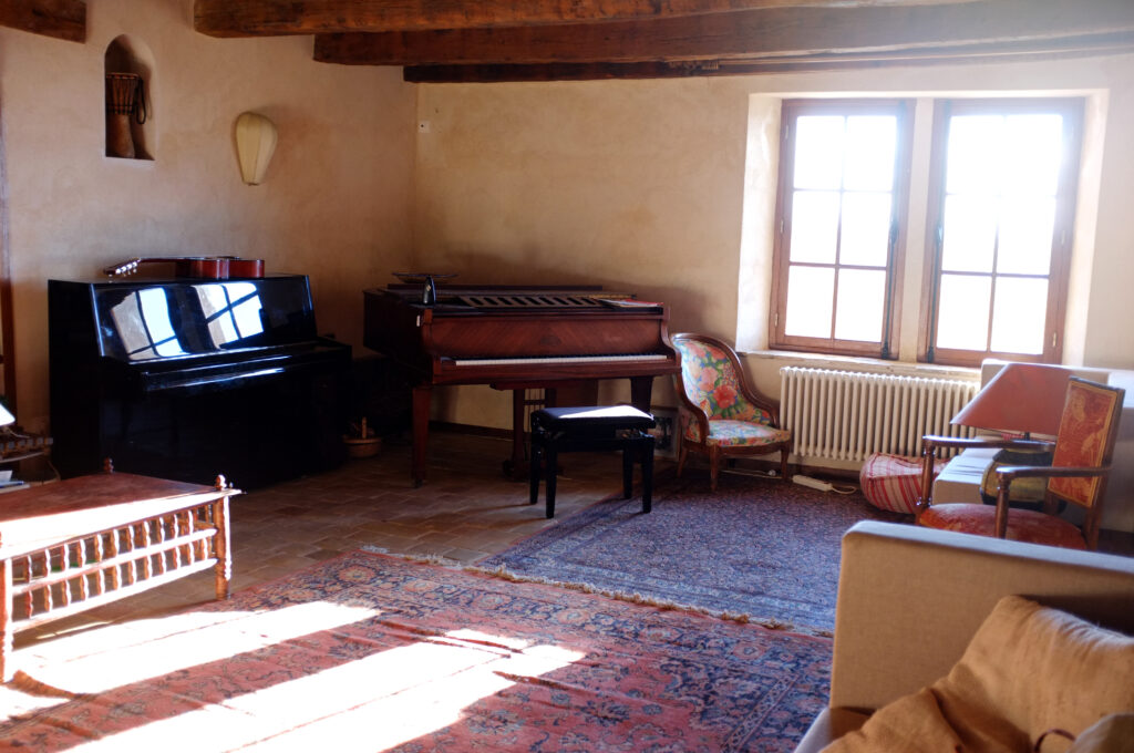 L’Archipel des Coustètes, a beautiful Provençal mas in the Luberon forest