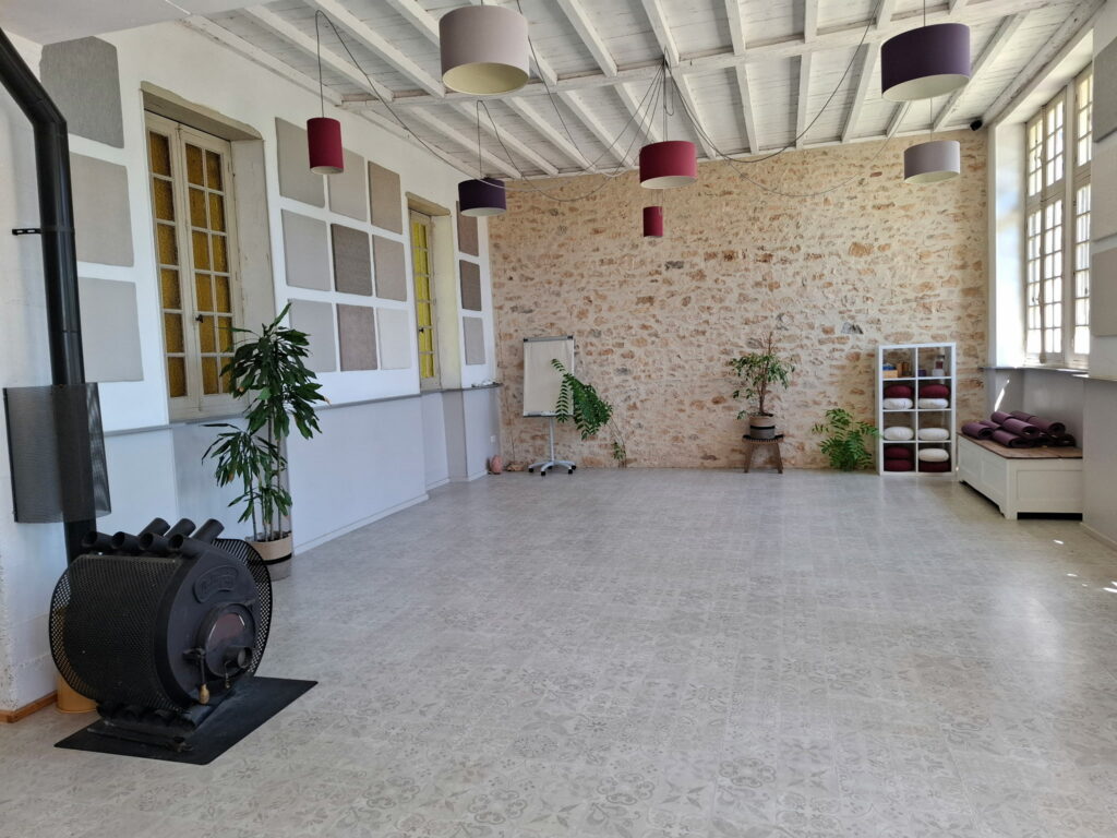 ESPACE PRÉSENCE « Votre lieu de stage de charme avec piscine dans le Lot »