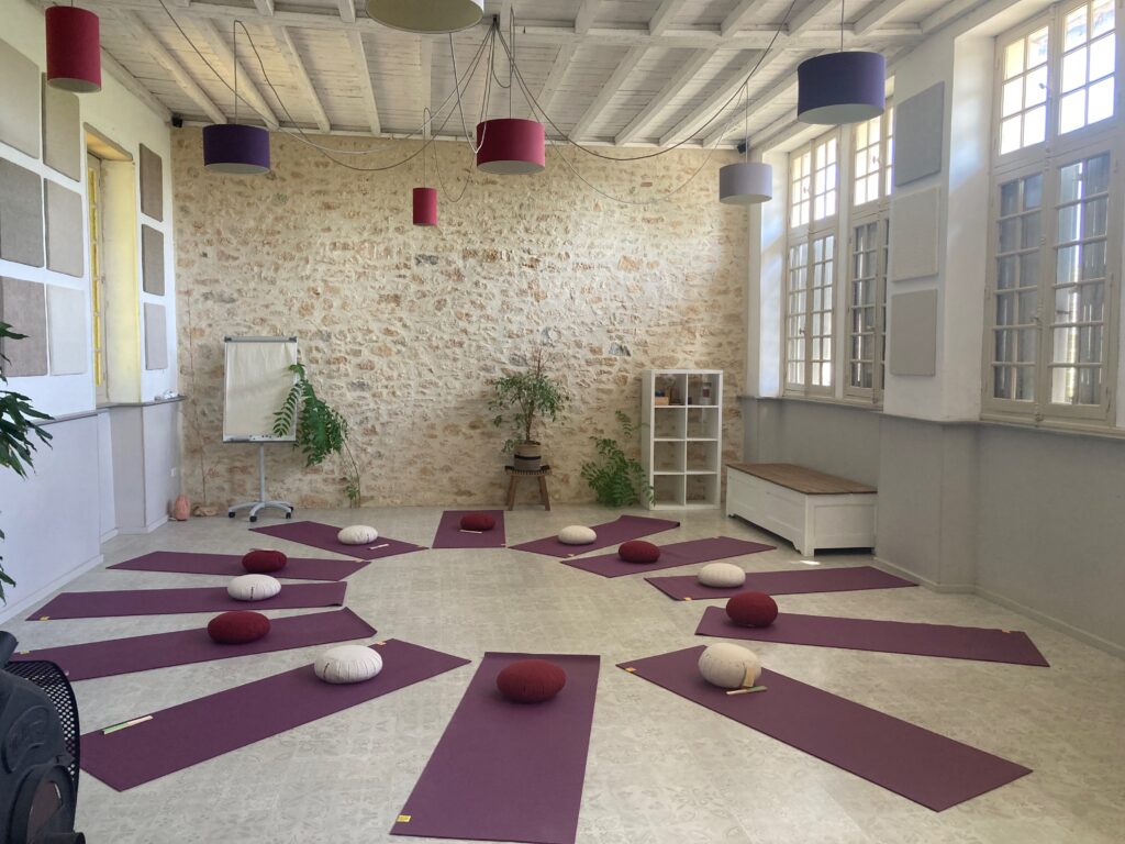ESPACE PRÉSENCE « Votre lieu de stage de charme avec piscine dans le Lot »